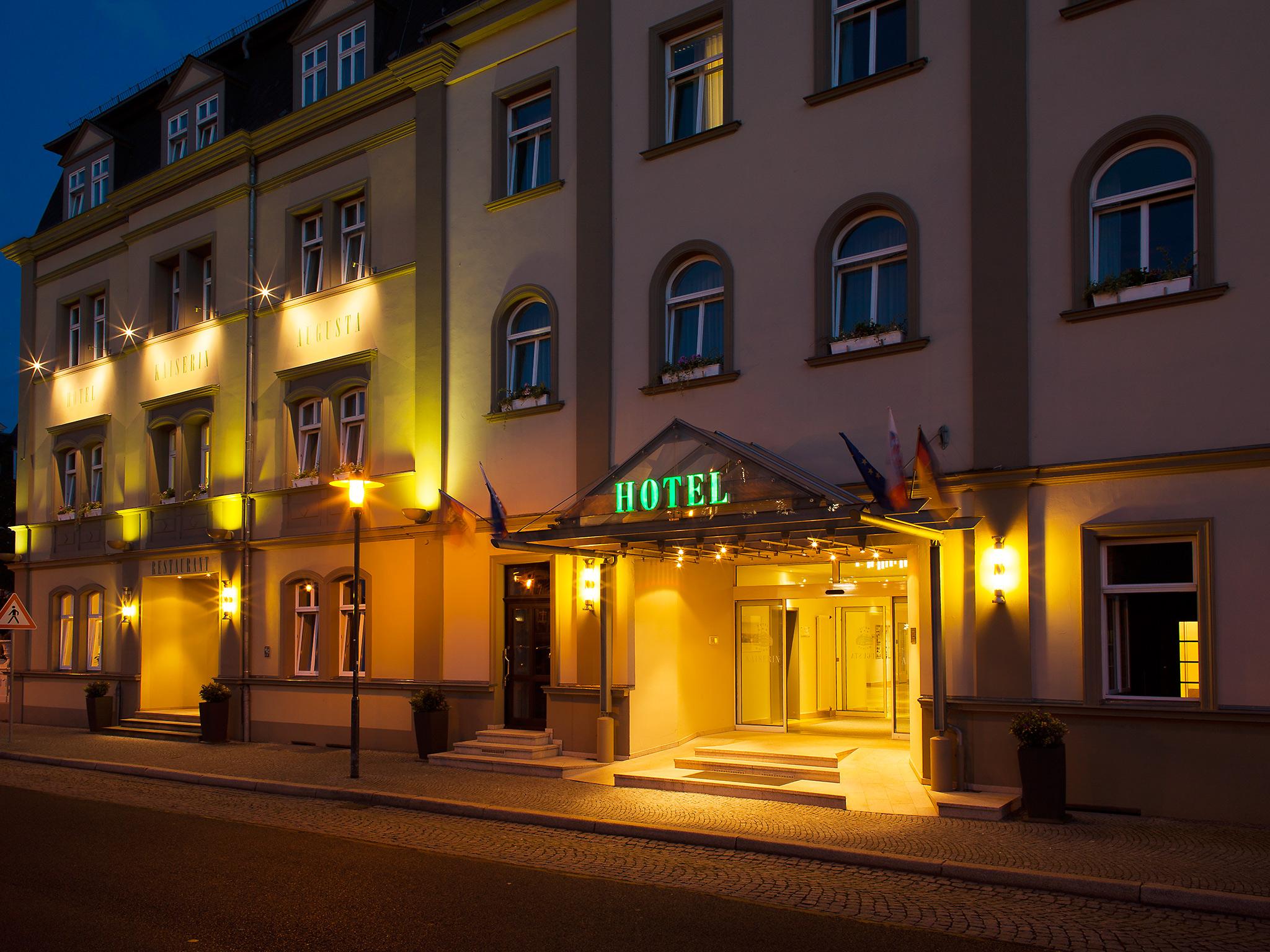 Kaiserin Augusta 3*