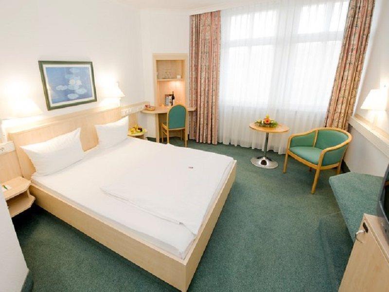 Kaiserin Augusta Hotel